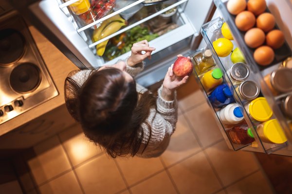 Practical home improvement: fridge cleaning for better efficiency